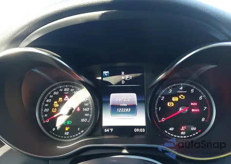 2015 Mercedes-Benz C 300 z USA, uszkodzony, nr VIN 55SWF4JBXFU056603